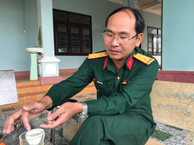 Làm sao để nâng được thu nhập cho bà con là điều mà những người lính làm nhiệm vụ kinh tế-quốc phòng như anh Tuấn luôn suy nghĩ và đặt mục tiêu. Làm sao để nâng được thu nhập cho bà con là điều mà những người lính làm nhiệm vụ kinh tế-quốc phòng như anh Tuấn luôn suy nghĩ và đặt mục tiêu.