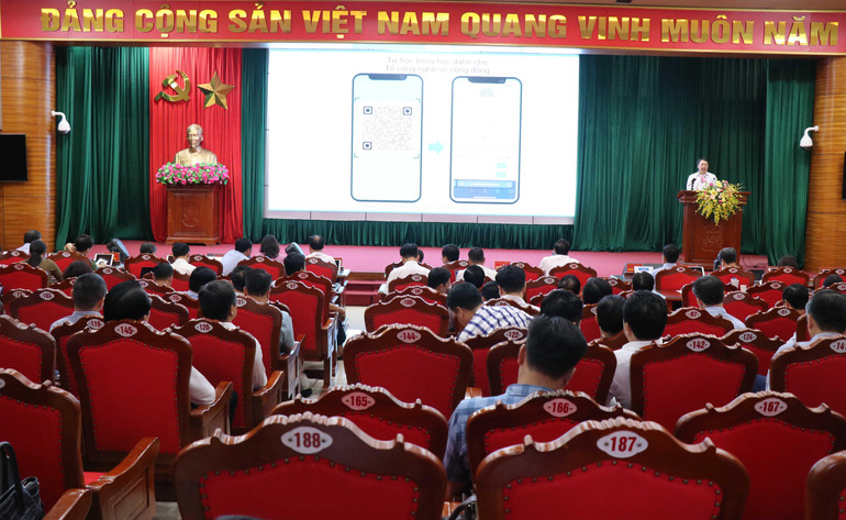 Toàn cảnh Hội nghị.