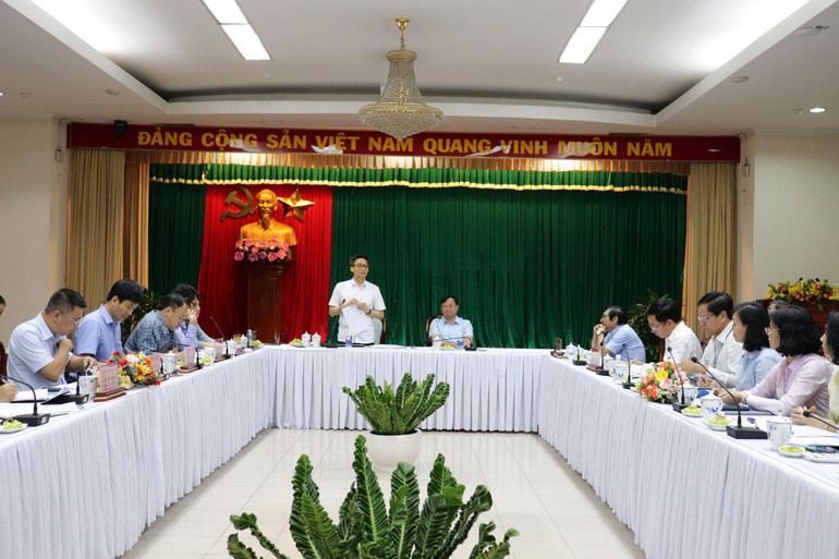 Phó Thủ tướng Vũ Đức Đam phát biểu tại buổi làm việc với Ủy ban nhân dân tỉnh Đồng Nai.