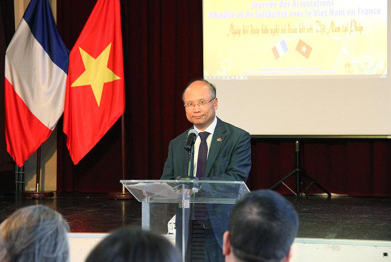 Đại sứ Đinh Toàn Thắng bày tỏ tin tưởng rằng thế hệ trẻ tích cực phát huy truyền thống đoàn kết, hữu nghị Việt Nam-Pháp.