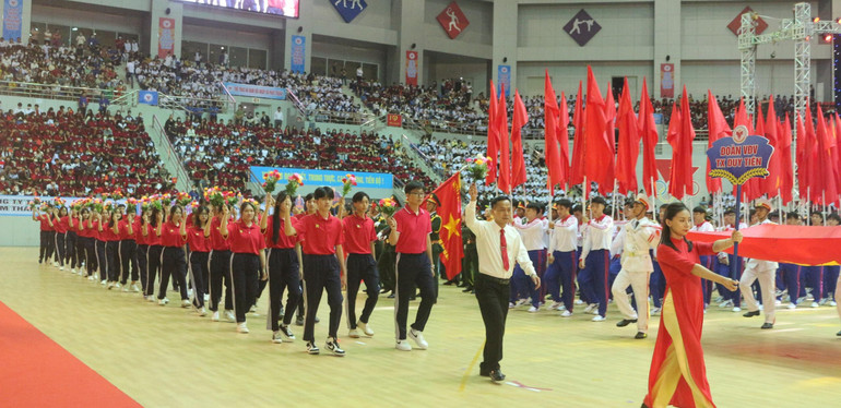 Các đoàn biểu diễn lực lượng tại buổi khai mạc Đại hội TDTT tỉnh Hà Nam.