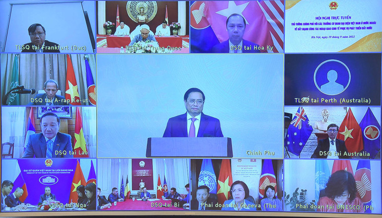 Thủ tướng Phạm Minh Chính chủ trì Hội nghị trực tuyến của Thủ tướng Chính phủ với các Trưởng Cơ quan đại diện Việt Nam ở nước ngoài. Thủ tướng Phạm Minh Chính chủ trì Hội nghị trực tuyến của Thủ tướng Chính phủ với các Trưởng Cơ quan đại diện Việt Nam ở nước ngoài.