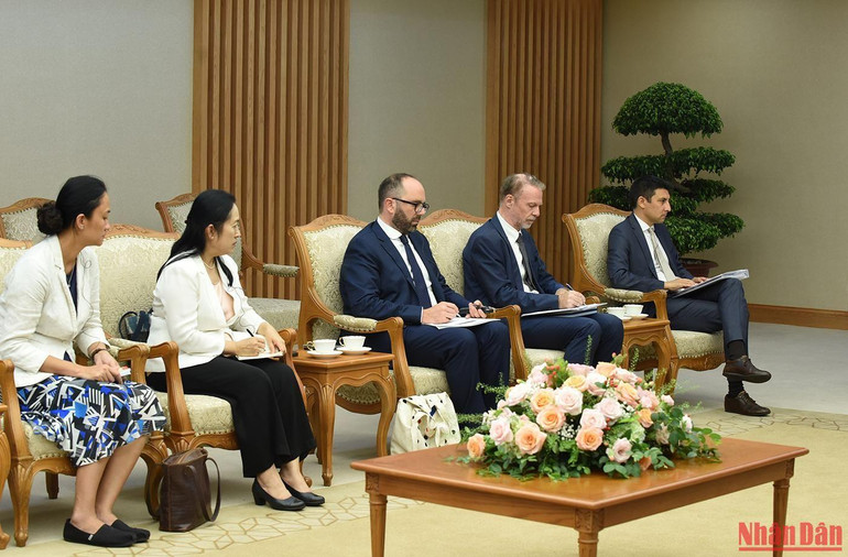 Các thành viên trong đoàn Tổ chức Giáo dục, Khoa học và Văn hóa Liên hợp quốc (UNESCO) tham dự buổi tiếp.