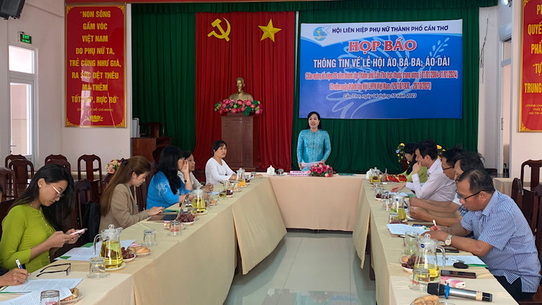 Quang cảnh buổi họp báo.