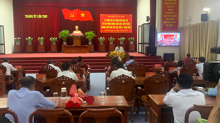 Quang cảnh lễ tổng kết giải