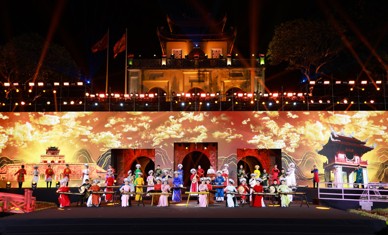 70 nghệ sĩ trình diễn bản khí nhạc "Hà Nội linh thiêng hào hoa".