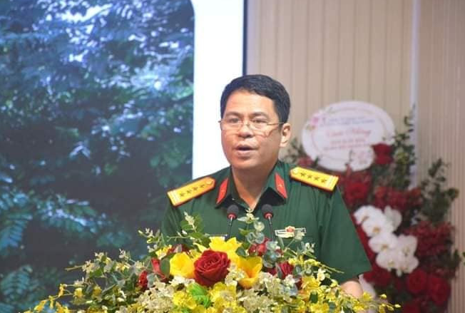 Đại tá- Giám đốc NXB Quân đội nhân dân Phạm Văn Trường.