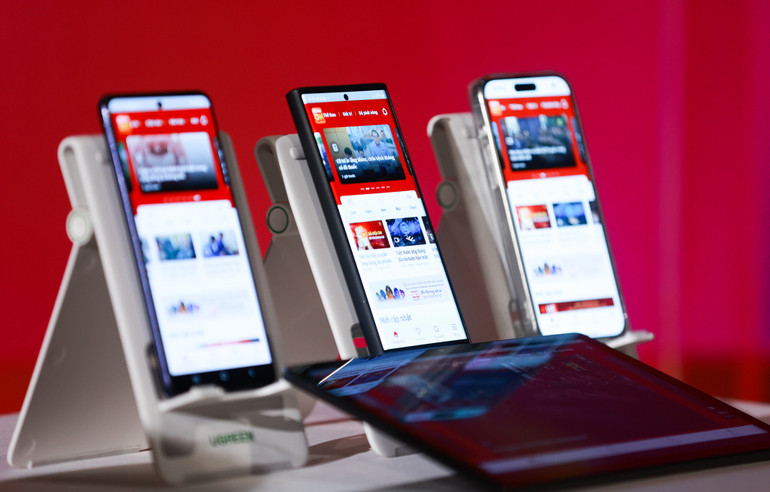 Trưng bày ứng dụng trải nghiệm Hanoi On tại lễ ra mắt.