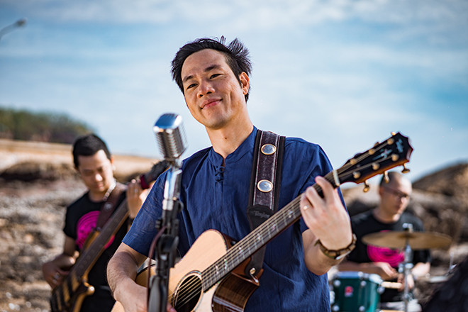 Nhạc sĩ Xuân Bình- Phó Trường Đoàn Văn công Hải quân (Ảnh SƠN TÙNG)