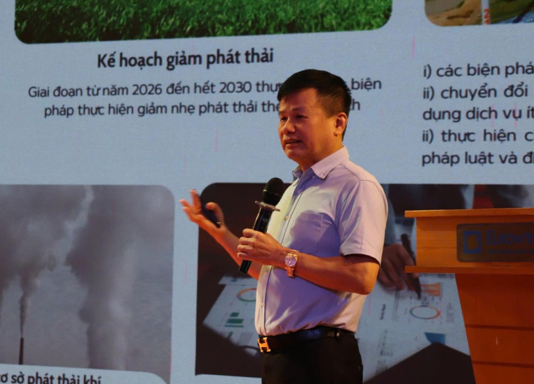 Tiến sĩ, luật sư Phạm Hồng Điệp, đại diện cho các doanh nghiệp phát biểu tại hội thảo. Tiến sĩ, luật sư Phạm Hồng Điệp, đại diện cho các doanh nghiệp phát biểu tại hội thảo.