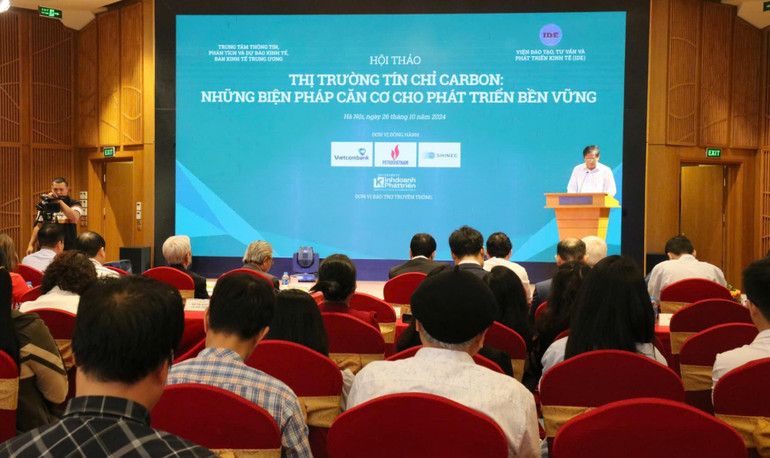 Đông đảo đại biểu đã tham dự cuộc hội thảo. Đông đảo đại biểu đã tham dự cuộc hội thảo.