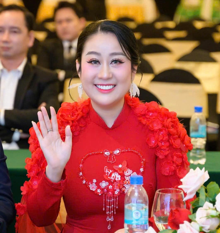 Nhà báo Huỳnh Ngọc Kim Trang - Trưởng Ban Tổ chức cuộc thi. Nhà báo Huỳnh Ngọc Kim Trang - Trưởng Ban Tổ chức cuộc thi.