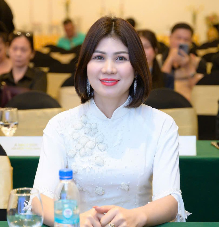 Hoa hậu Lê Liệu - Phó Chủ tịch cuộc thi. Hoa hậu Lê Liệu - Phó Chủ tịch cuộc thi.