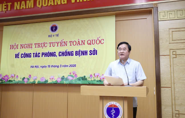 Ông Hoàng Minh Đức, Cục trưởng Cục Phòng bệnh, Bộ Y tế tại Hội nghị trực tuyến toàn quốc về công tác phòng, chống bệnh sởi.