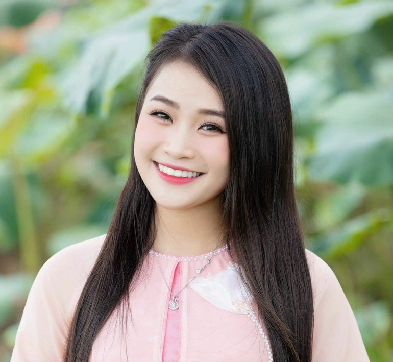 Ca sĩ Trần Vân Anh - Giải nhất Tiếng hát Hà Nội 2023. Ca sĩ Trần Vân Anh - Giải nhất Tiếng hát Hà Nội 2023.