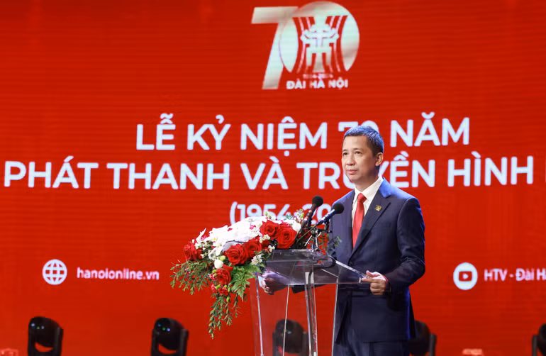 Tổng Giám đốc, Tổng Biên tập Đài Phát thanh và Truyền hình Hà Nội tại lễ kỷ niệm.