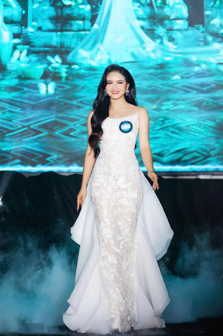 Thí sinh Đoàn Thị Quỳnh - SBD 289 đến từ Đắk Lắk. Thí sinh Đoàn Thị Quỳnh - SBD 289 đến từ Đắk Lắk.