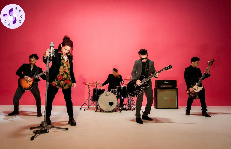 Ban nhạc Ngũ Cung trong một chương trình rock. (Ảnh: FBBN)