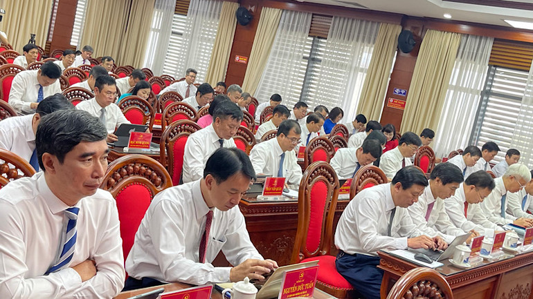 Các đại biểu dự Hội nghị Ban Chấp hành Đảng bộ tỉnh Hải Dương lần thứ 16 (khóa 17).