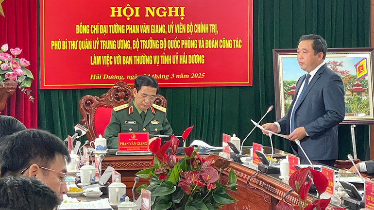 Bí thư Tỉnh ủy Hải Dương Trần Đức Thắng phát biểu chào mừng đoàn công tác của Bộ Quốc phòng về làm việc tại Hải Dương. Bí thư Tỉnh ủy Hải Dương Trần Đức Thắng phát biểu chào mừng đoàn công tác của Bộ Quốc phòng về làm việc tại Hải Dương.