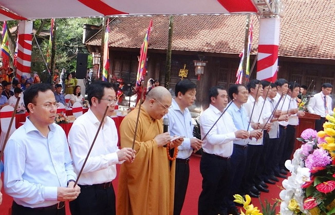 Lãnh đạo tỉnh Hải Dương dâng hương tưởng niệm 581 năm ngày mất của Anh hùng dân tộc, Danh nhân văn hóa thế giới Nguyễn Trãi.