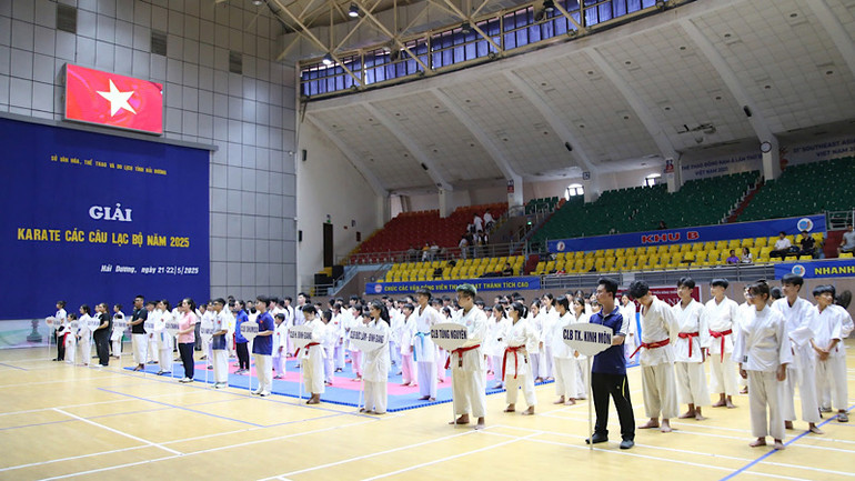 12 câu lạc bộ với hơn 250 vận động viên dự Giải Karate tỉnh Hải Dương năm 2025. 12 câu lạc bộ với hơn 250 vận động viên dự Giải Karate tỉnh Hải Dương năm 2025.