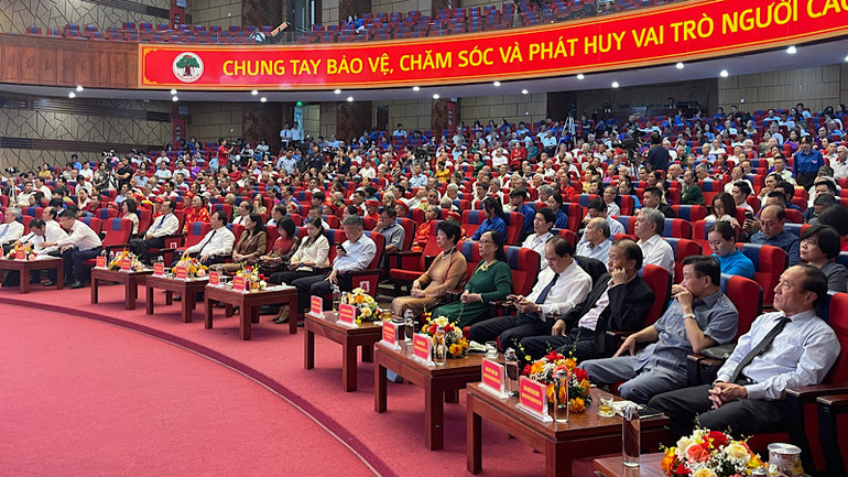 Các đại biểu dự Lễ phát động Tháng hành động vì người cao tuổi Việt Nam