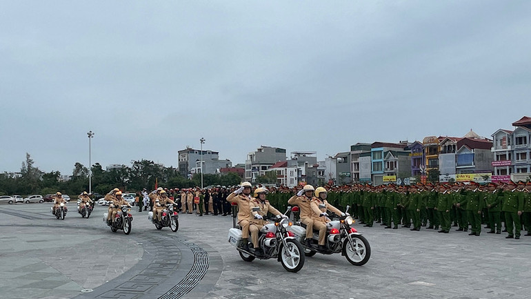 Lực lượng cảnh sát giao luôn sẵn sàng bảo đảm an ninh, trật tự xã hội.