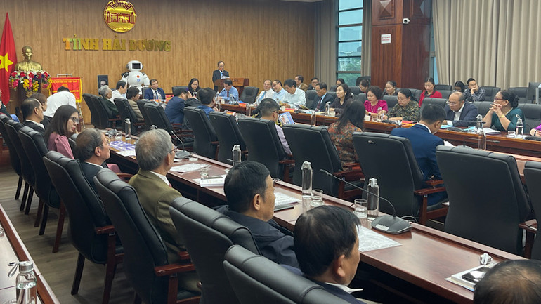 Đại biểu hội khuyến học các tỉnh, thành phố Cụm thi đua số 2, khu vực đông bắc dự hội nghị.