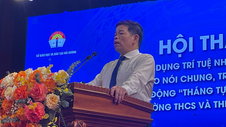 Ông Lương Văn Việt, Giám đốc Sở Giáo dục và Đào tạo Hải Dương phát biểu tại Hội thảo.