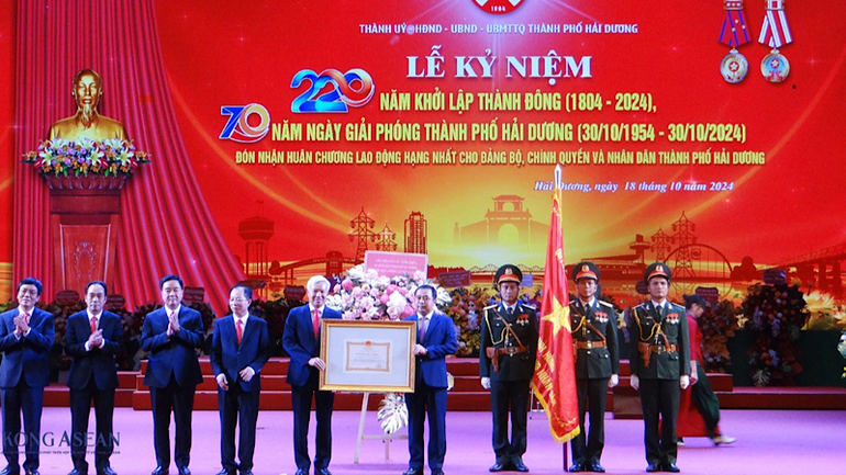 Đảng bộ và nhân dân thành phố Hải Dương vinh dự đón nhận Huân chương Lao động hạng Nhất do Đảng, Nhà nước trao tặng.