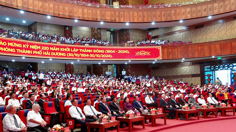 Các đại biểu dự Lễ kỷ niệm 220 năm khởi lập Thành Đông.