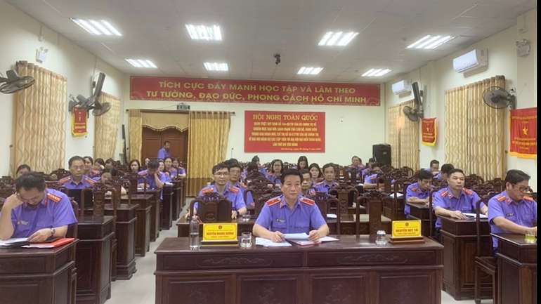 Cán bộ ngành kiểm sát dự hội nghị tại điểm cầu của ngành.