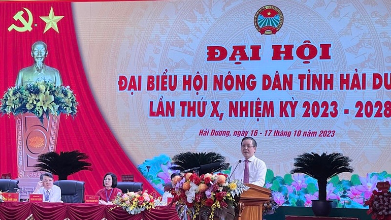 Chỉ tịch Hội Nông dân Việt Nam Lương Quốc Đoàn phát biểu chỉ đạo Đại hội. Chỉ tịch Hội Nông dân Việt Nam Lương Quốc Đoàn phát biểu chỉ đạo Đại hội.