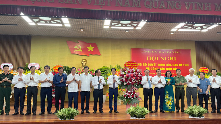 Ban Thường vụ Tỉnh ủy Hải Dương chúc mừng đồng chí Lê Ngọc Châu được phân công giữ chức Phó Bí thư Tỉnh ủy Hải Dương.