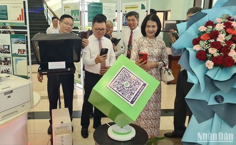 Các đại biểu dự Lễ kỷ niệm trải nghiệm chuyển đổi số của Báo Đắk Nông.