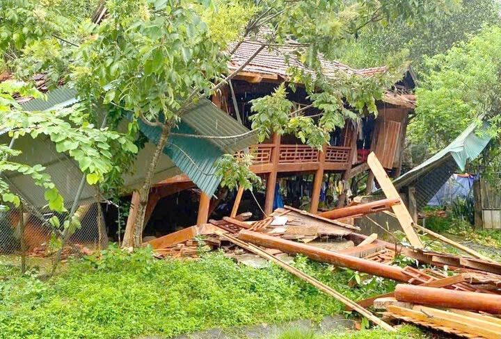Năm 2024, thiên tai làm 74 ngôi nhà bị sập, hơn 2.000 ngôi nhà tốc mái. Năm 2024, thiên tai làm 74 ngôi nhà bị sập, hơn 2.000 ngôi nhà tốc mái.