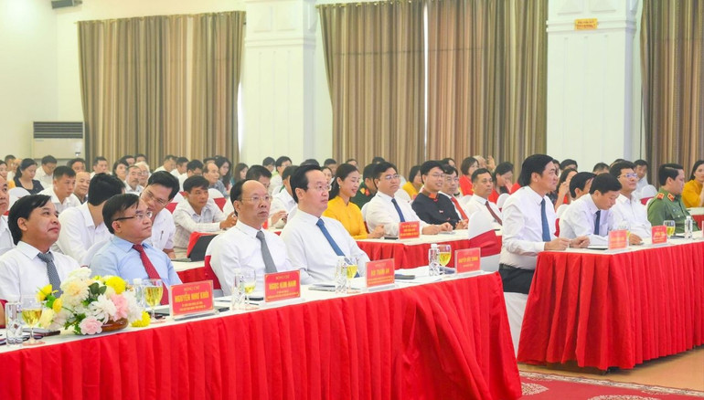 Các đại biểu tham dự hội nghị.