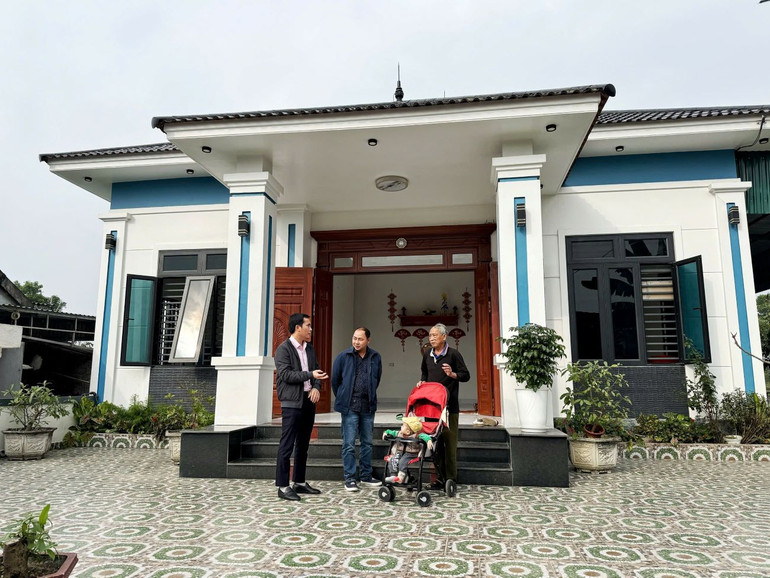 Nhờ có Ngân hàng Chính sách cho vay vốn mà gia đình anh Phạm Văn Lợi, ở xóm Giáp Ngói, xã Long Thành đã có được ngôi nhà ước ao bấy lâu nay.