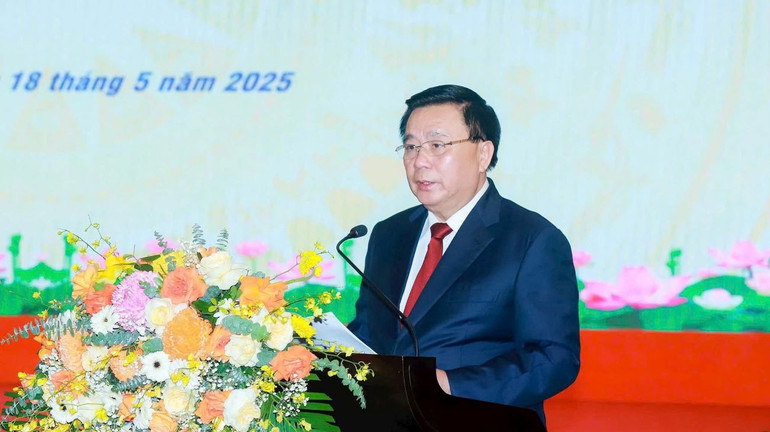 Đồng chí Nguyễn Xuân Thắng, Ủy viên Bộ Chính trị, Giám đốc Học viện Chính trị quốc gia Hồ Chí Minh phát biểu đề dẫn hội thảo. Đồng chí Nguyễn Xuân Thắng, Ủy viên Bộ Chính trị, Giám đốc Học viện Chính trị quốc gia Hồ Chí Minh phát biểu đề dẫn hội thảo.