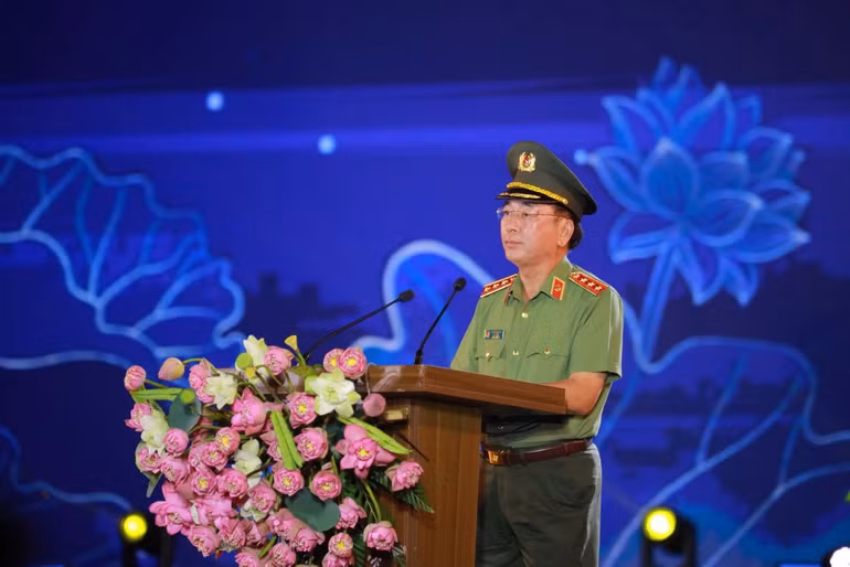 Đồng chí Thượng tướng Trần Quốc Tỏ, Thứ trưởng Bộ Công an, phát biểu tại buổi lễ.