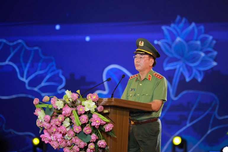 Đồng chí Thượng tướng Trần Quốc Tỏ, Thứ trưởng Bộ Công an, phát biểu tại buổi lễ.