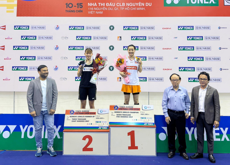 Tay vợt Nguyễn Thùy Linh vô địch Giải cầu lông Yonex Sunrise 2024.