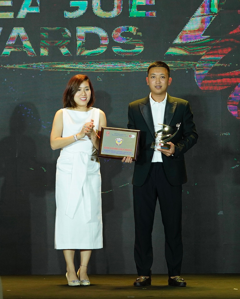 Nguyễn phi Sơn ghi bàn thắng đẹp nhất V.League 1-2023.