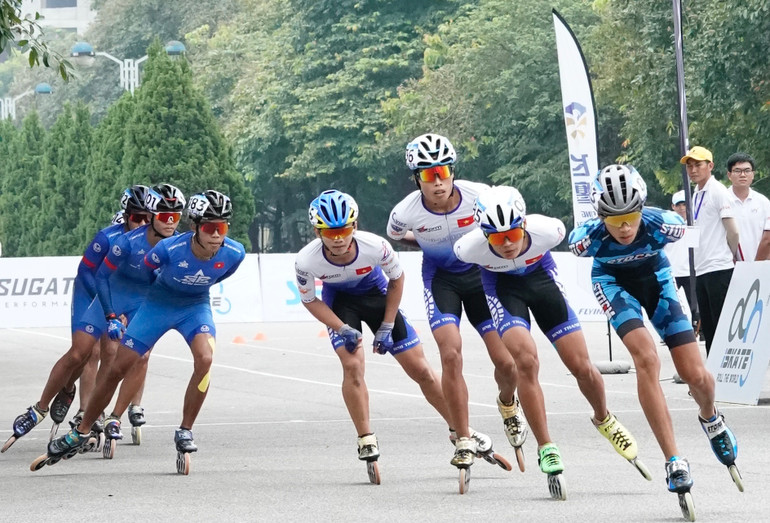 Thi đấu chung kết trượt tốc độ U18.