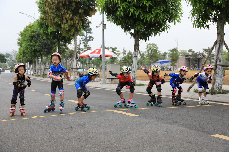 Các VĐV tranh tài theo lứa tuổi từ 5-15.