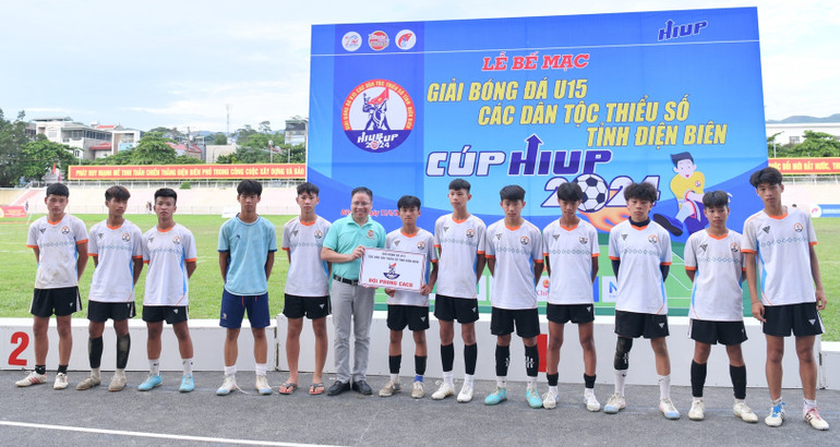 Đội U15 huyện Điện Biên giành giải phong cách