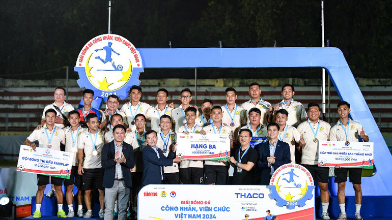 Đội hạng 3: Công đoàn Khánh Hòa.