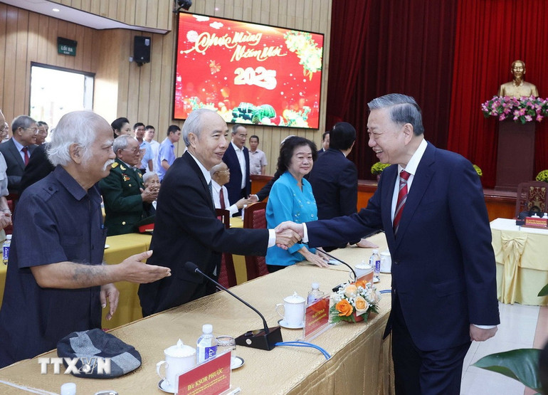 Tổng Bí thư Tô Lâm và các đại biểu. Tổng Bí thư Tô Lâm và các đại biểu.