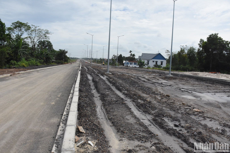 Theo đó, điều chỉnh không thực hiện đầu tư giai đoạn 2 (19,5km) của dự án cho phù hợp với điều chỉnh Quy hoạch chung thành phố Đà Nẵng đã được Thủ tướng Chính phủ phê duyệt tại Quyết định 359/QĐ-TTg ngày 15/3/2021. (Ảnh: ANH ĐÀO)